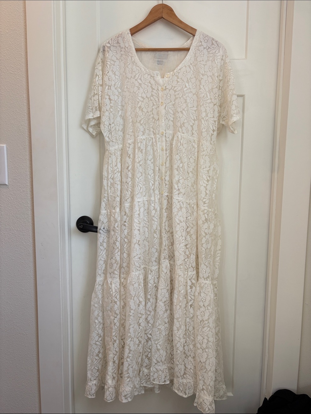 VTG Ivory Lace Tiered Button-Front Maxi Dress